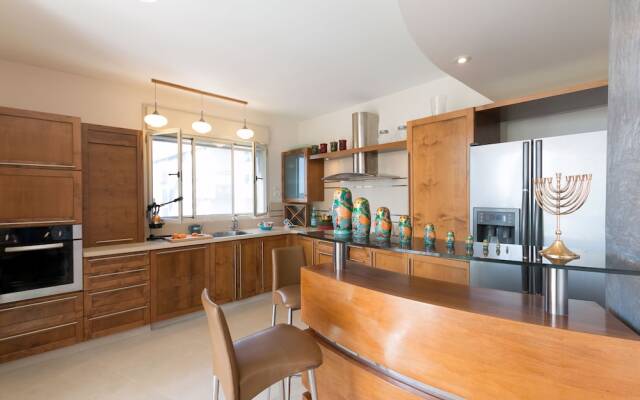 Amazing Penthouse Sea view 50M to Beach