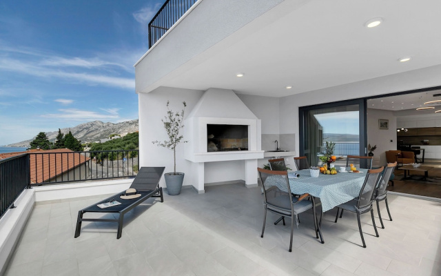 Villa Roof Pool