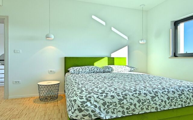 Lush Villa in Belavici with Pool & High-End Kitchen
