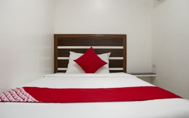 OYO 165 Circle-b Apartelle & Suites (Vaccinated Staff)