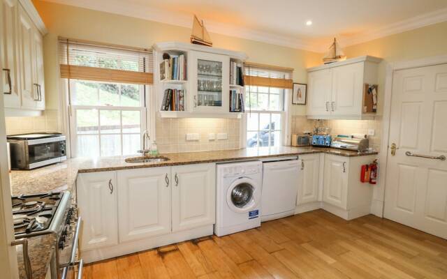 Lebrel Lodge, Seaview