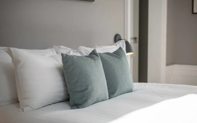 Torphichen Street 5 Star Luxury Apartment