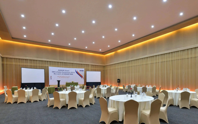 Oak Tree Emerald Hotel & Conventions Semarang