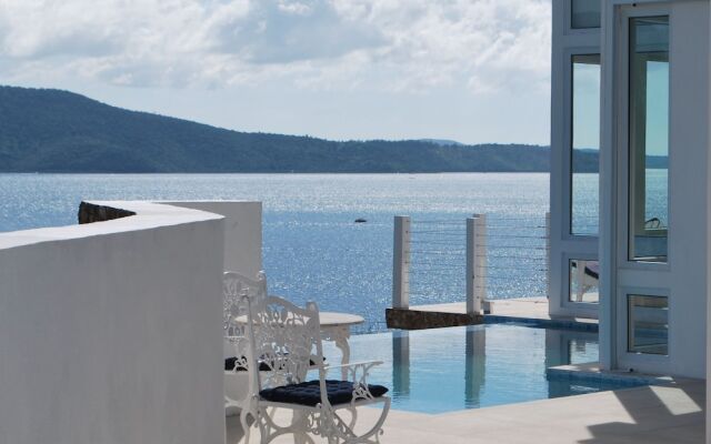 Stunning luxe 220sm villa by the sea entirely private with own pool