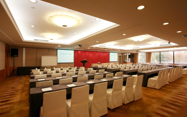 City Hotel