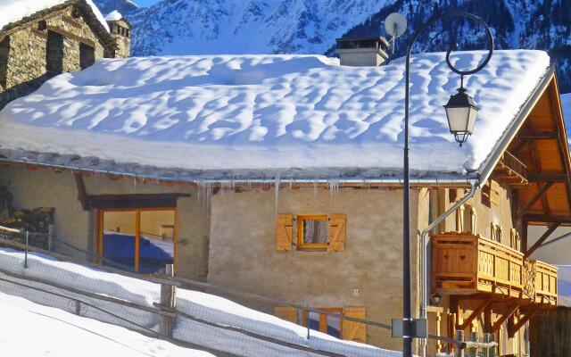 Pretty Chalet With Sauna & Skiing Nearby