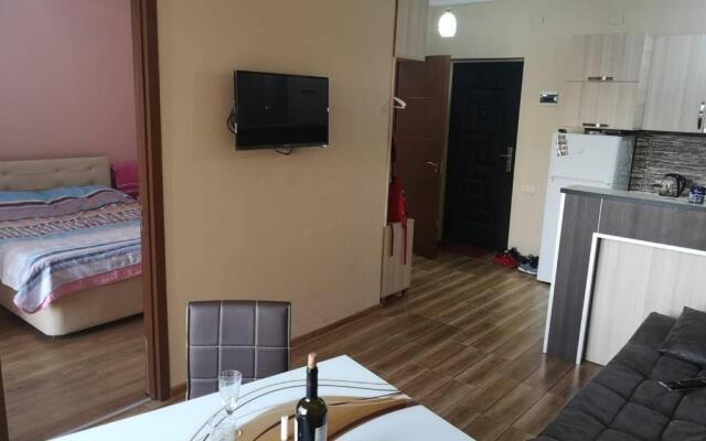 Kvartira v Batumi, 10 minut do morja.