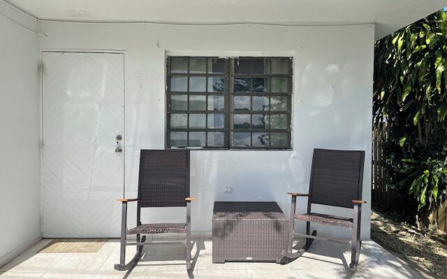Las olas beach studios