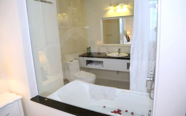 Tuyet Son Hotel