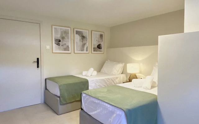 Villa Fleria Seaside Studios & Apts