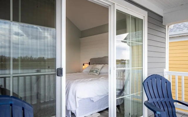 Hook, Wine, & Sinker