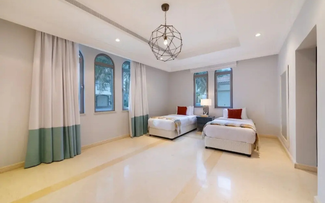 Maison Privee Private Pool and Beach Access Villa w/ Cinematic Vws