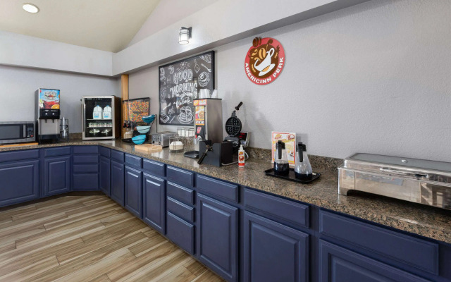 AmericInn by Wyndham Oscoda Near AuSable River