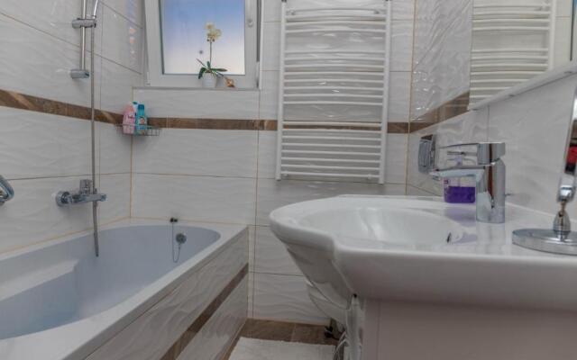 Apartman Crikvenica 30218 - Mira