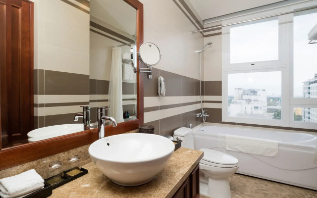 Nhat Ha L'Opera Hotel