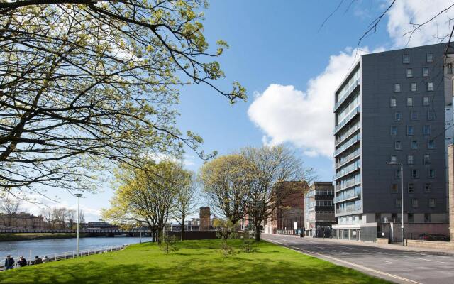 Glasgow Central Skyline Apartment