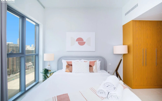 1B-Bellevue Tower 2-1902 by bnbme homes