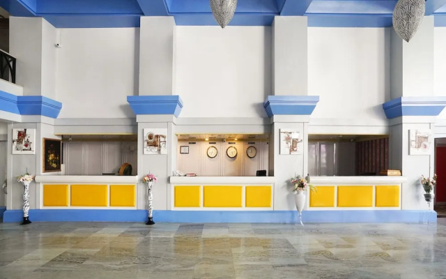 OYO Townhouse 781 Royal Palms Hotel