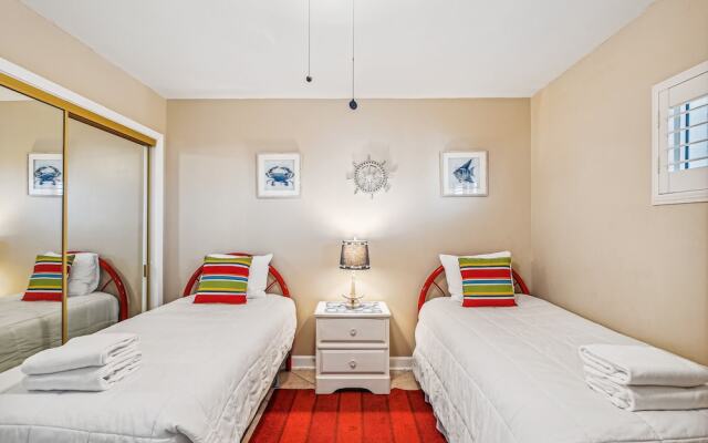Holiday Surf & Racquet 614 2 Bedroom Condo by RedAwning