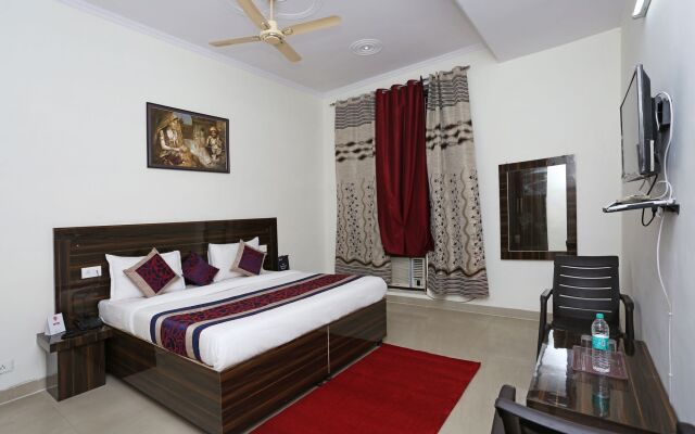 OYO 8910 Celeste Inn