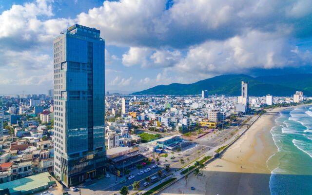 Peninsula Hotel Danang