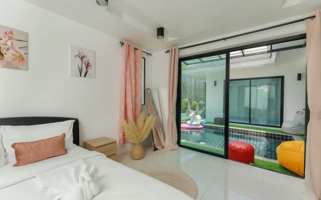 Pool villa at Kamala Regent by Lofty