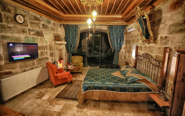 Traveller's Cave Hotel