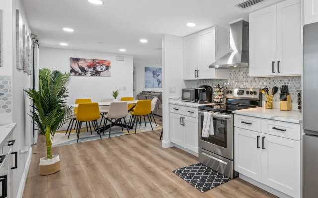 Paradise Haven- Amazing 4BR Oasis With Pool