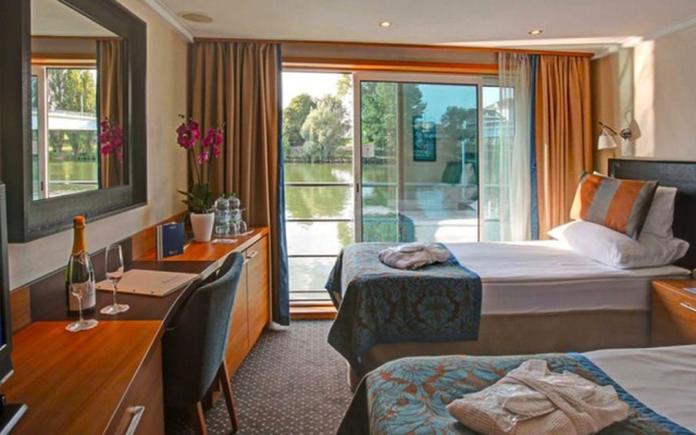 Hotelships Holland - HS Leonora - Messe