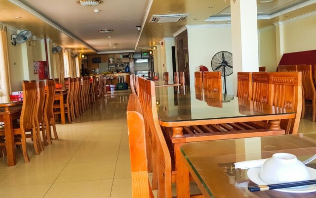 Thu Ha Hotel Catba
