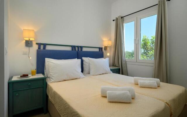 Kaliva Country House with private beach access and pool