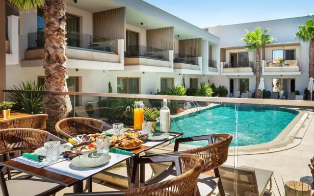 Pefki Deluxe Residences