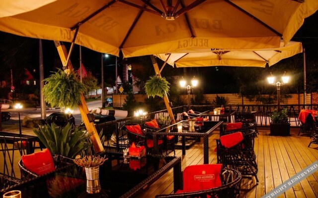 Dinastiya Hotel