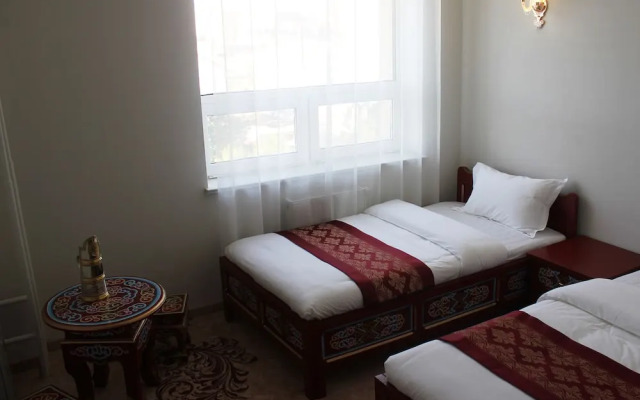 Tsetsen Khangai Hotel