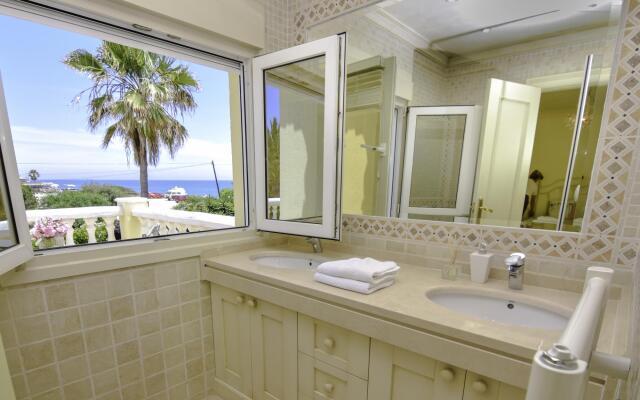 20001 - Exquisite Villa 50M To Beach