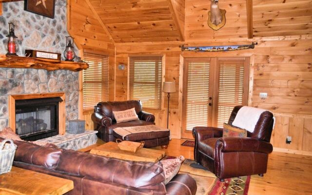 Snuggled Inn - Blue Ridge Ga