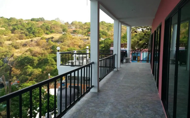 Ocean View Resort - Koh Sichang