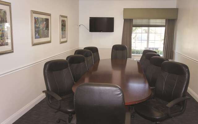 La Quinta Inn & Suites by Wyndham Visalia/Sequoia Gateway