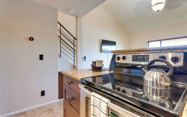 Scottsdale Loft Near Golf Course & Old Town!