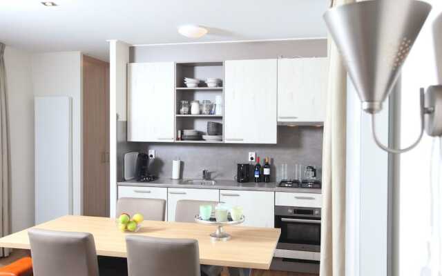 Modern Lodge With two Bathrooms, Near the Beach