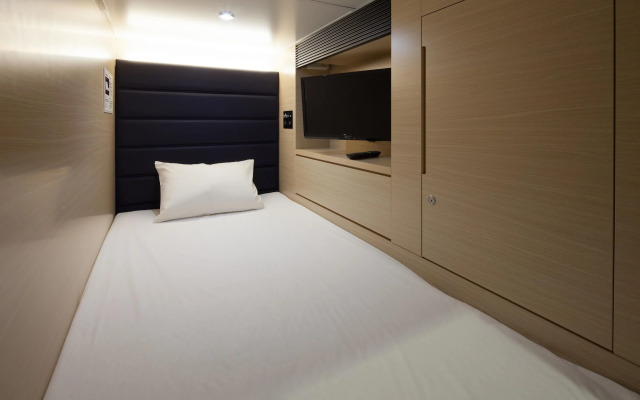 Y's Cabin Osaka Namba