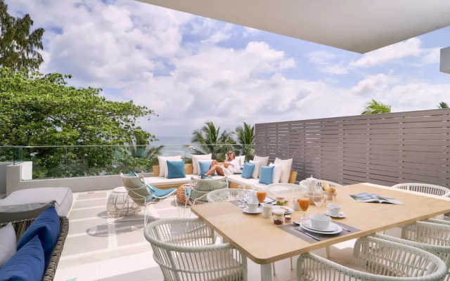 Les Estivales Beachfront Suites & Penthouses with LOV