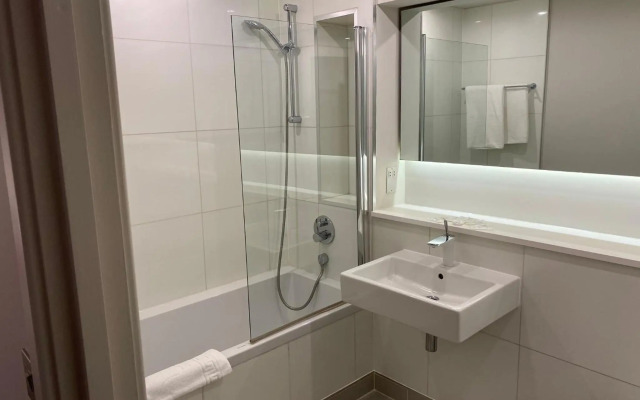 Axiom Park Hotel