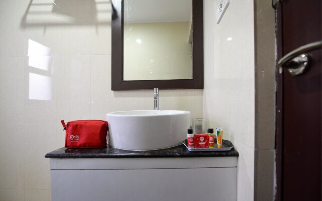 OYO Premium Banjara Hills Road No 12