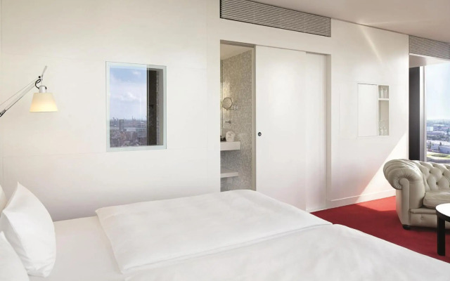Empire Riverside Hotel