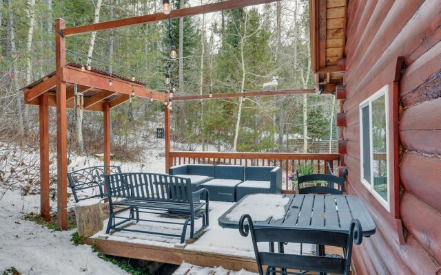 Dreamy Alpine Cabin w/ Hot Tub, Fireplace & More!