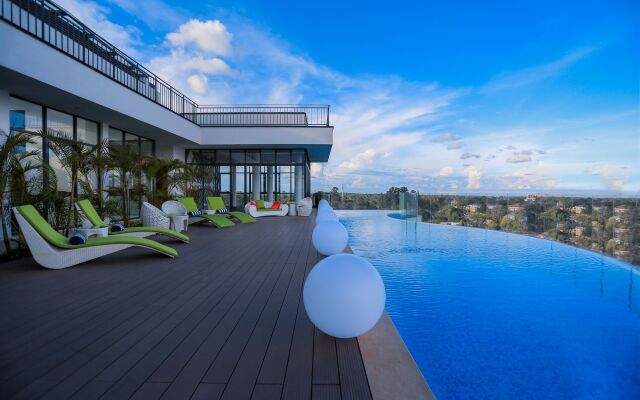 Kingfisher Nest Hotel Suites