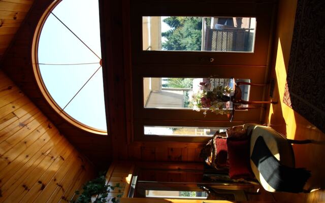 Jewel on the Hill Bed & Breakfast