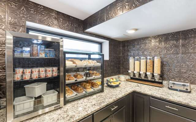 Best Western Plus Milwaukee West