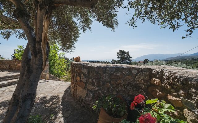 Villa Kalogra - Natural Habitat w. Views